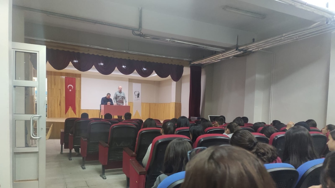 8.Sınıf Öğrencilerimize Meslek Tanıtımı Semineri